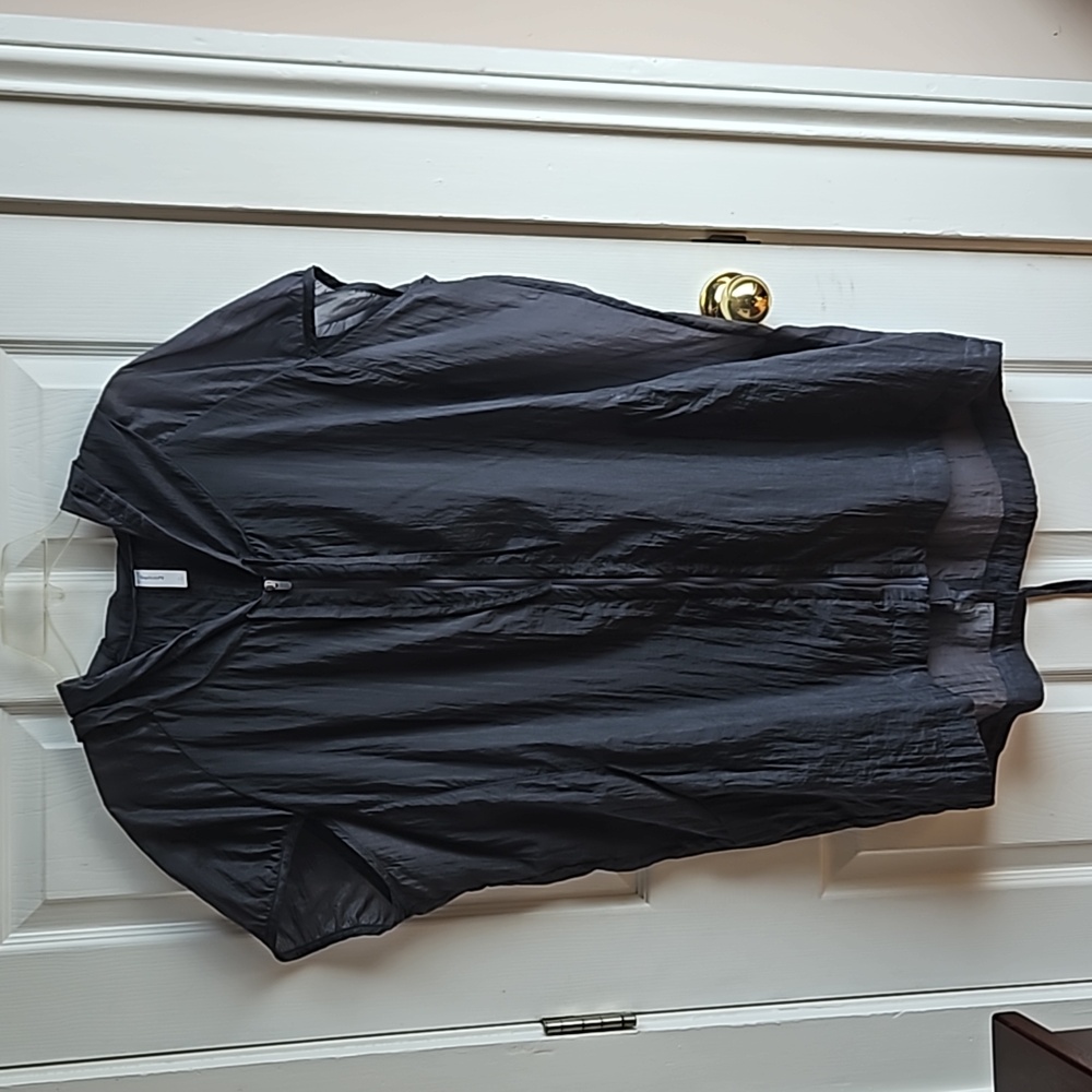 GAP fit/body light tissue weight vest.